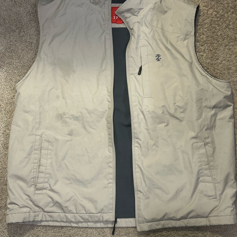 IZOD Light Gray Men's Vest
